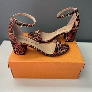 Very cute sandal with ankle strap, leopard print. Worn only two times.